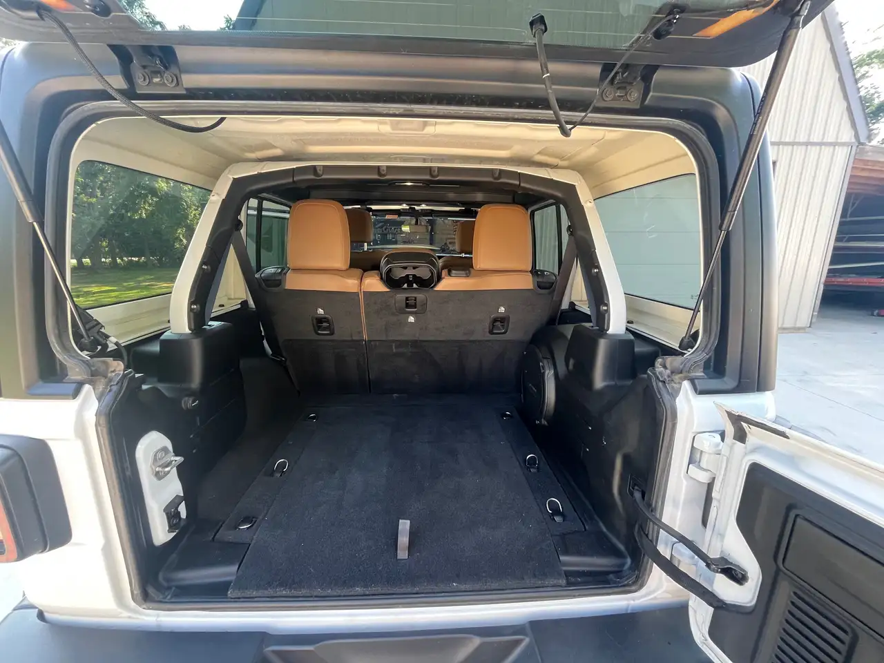 Jeep Wrangler - Image 8