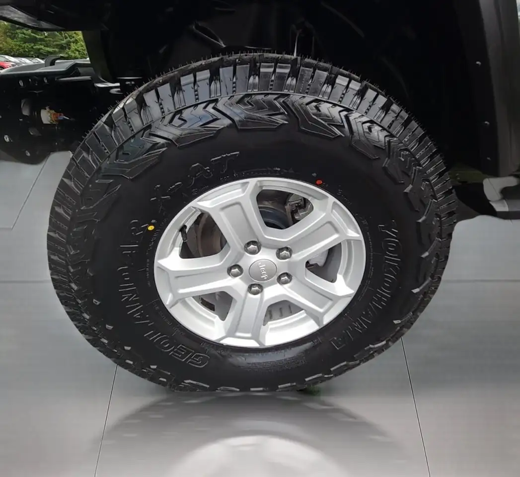 Jeep Wrangler - Image 16