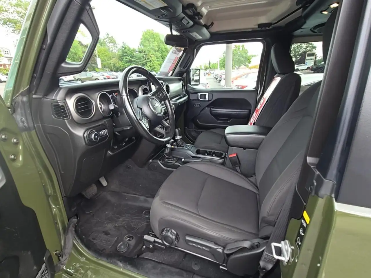 Jeep Wrangler - Image 10