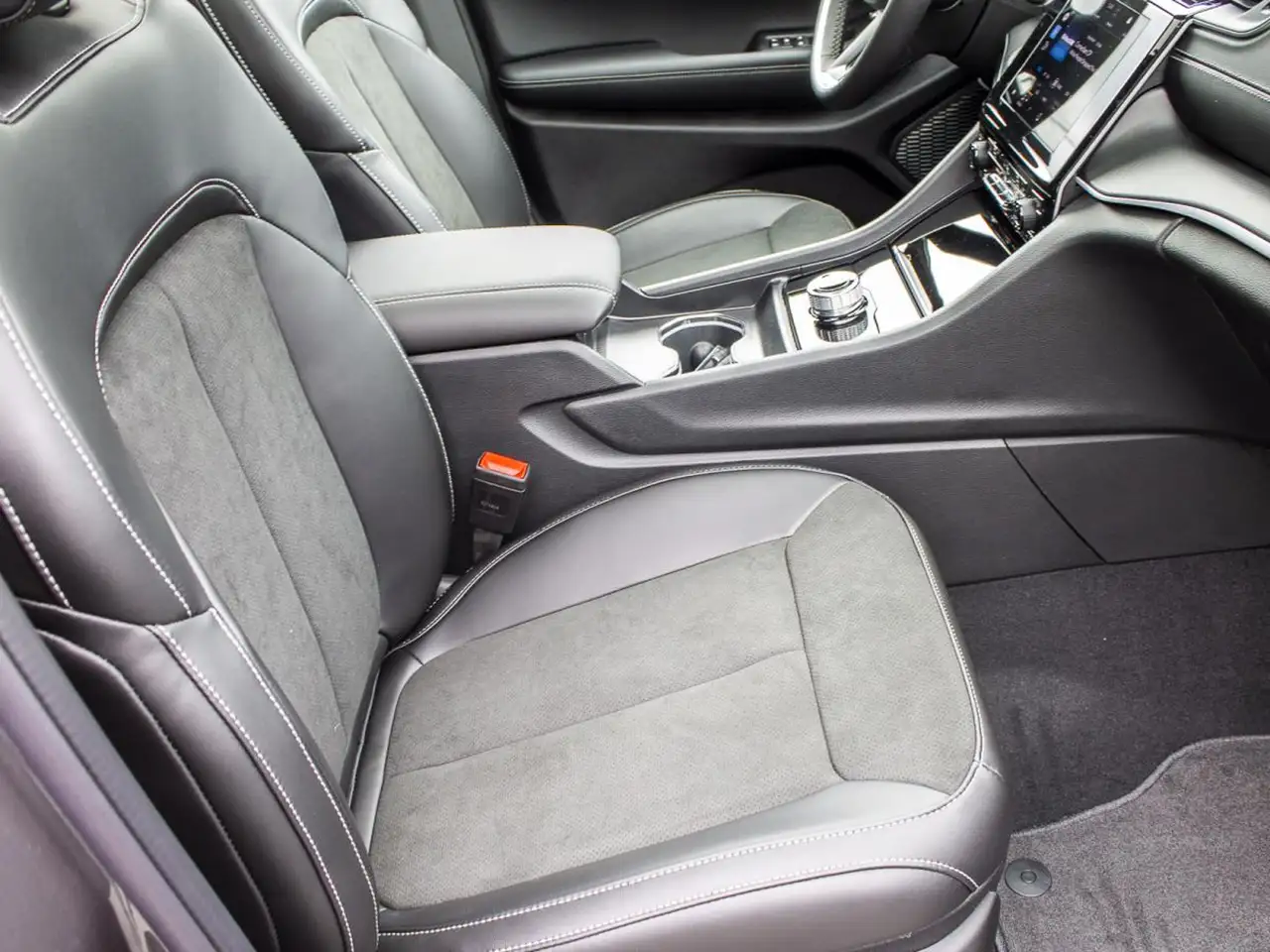 Jeep Grand Cherokee - Image 9