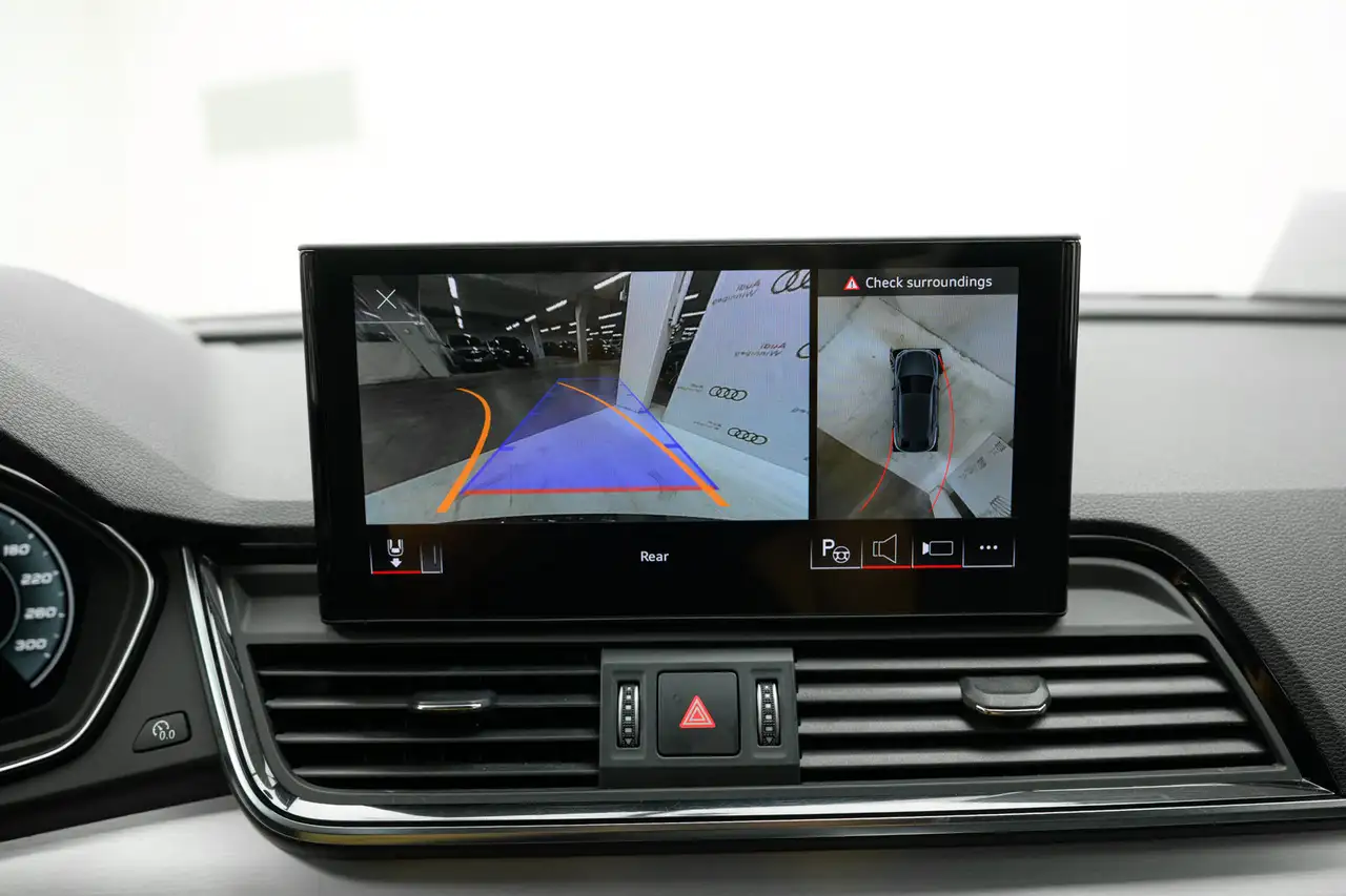 Audi SQ5 - Image 16