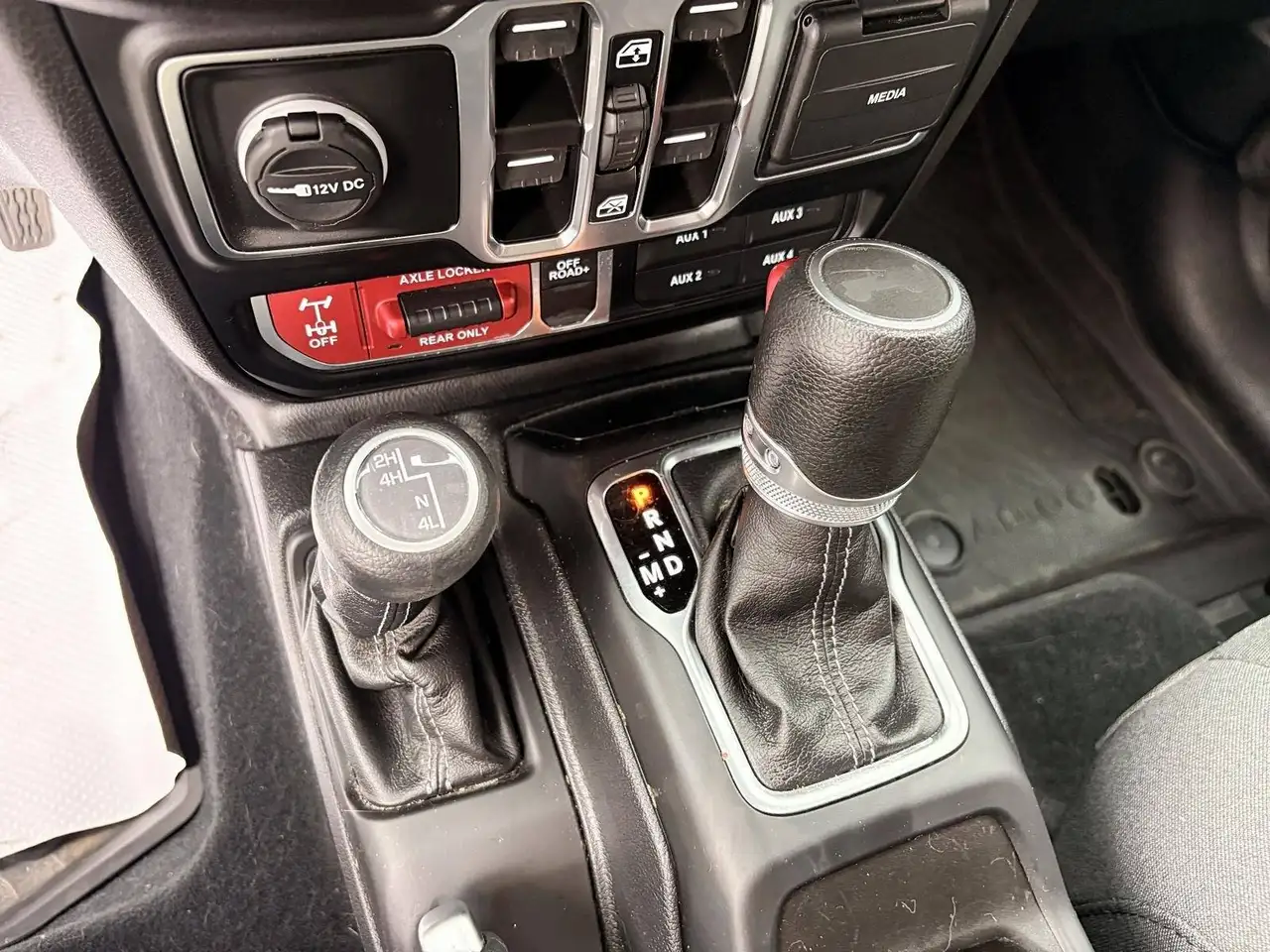 Jeep Wrangler - Image 26