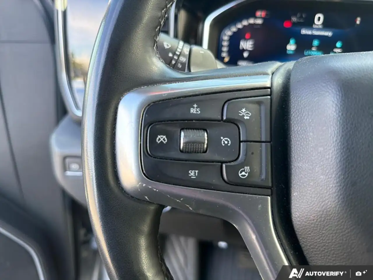 Chevrolet Silverado 1500 - Image 16