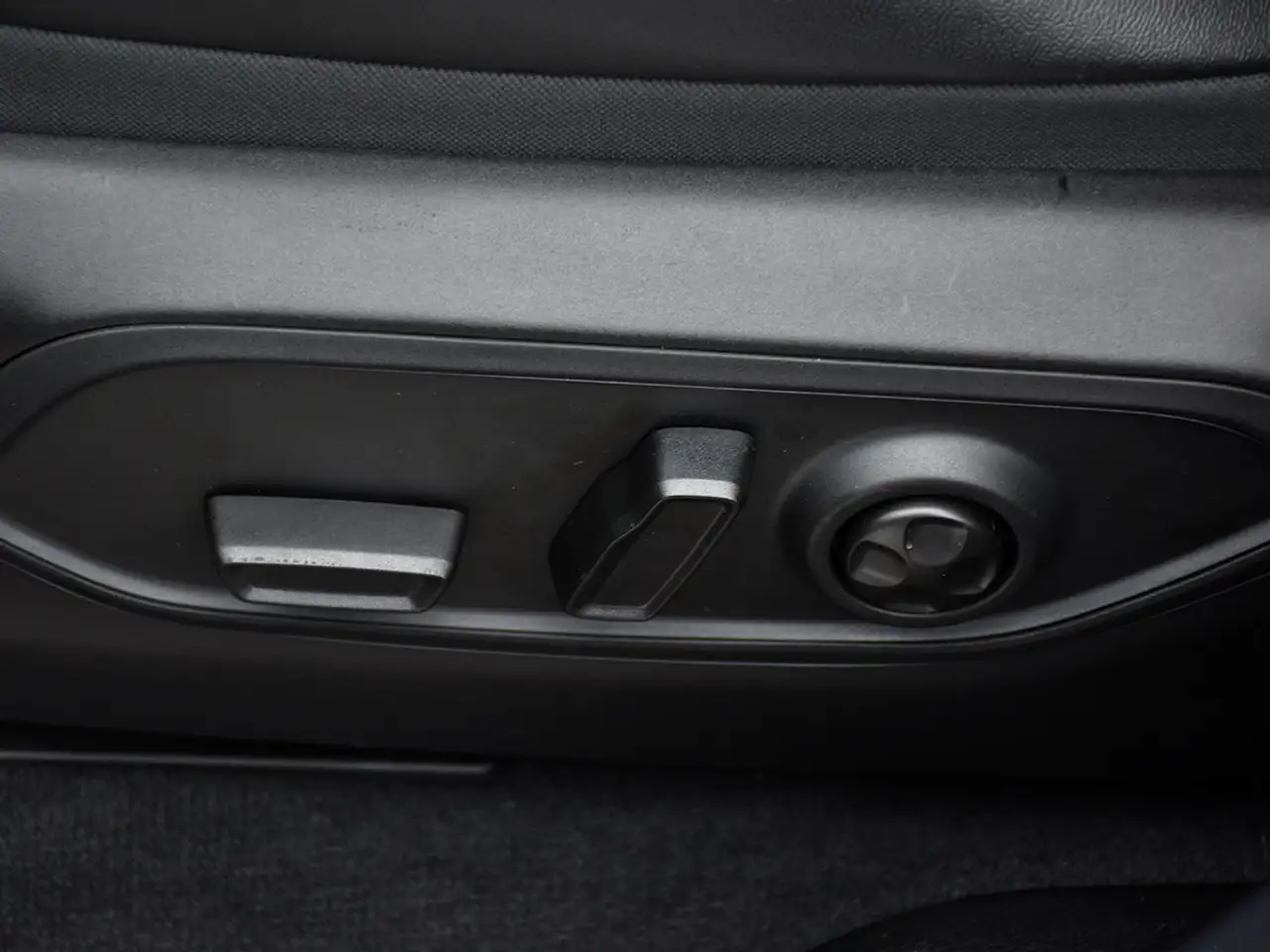 Jeep Grand Cherokee - Image 13