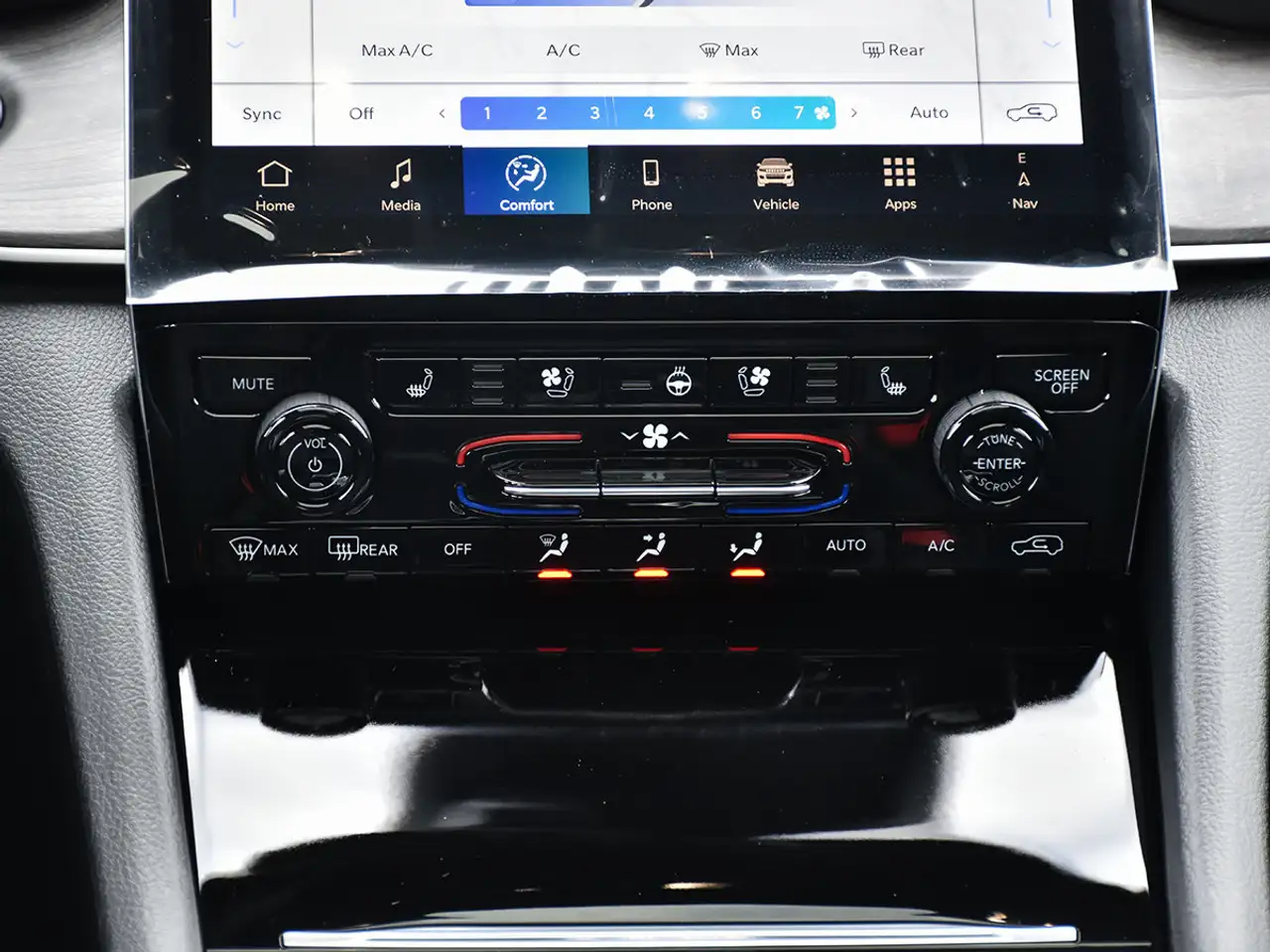 Jeep Grand Cherokee - Image 19