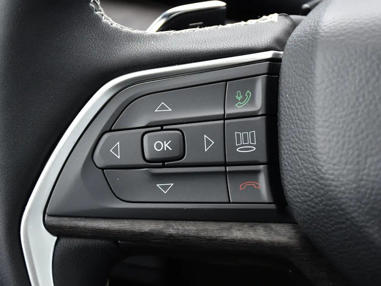 Jeep Grand Cherokee - Image 21