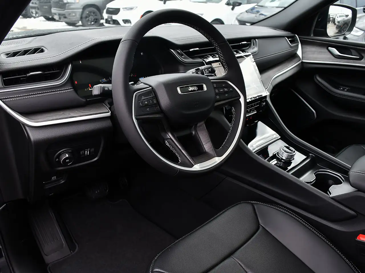 Jeep Grand Cherokee - Image 10
