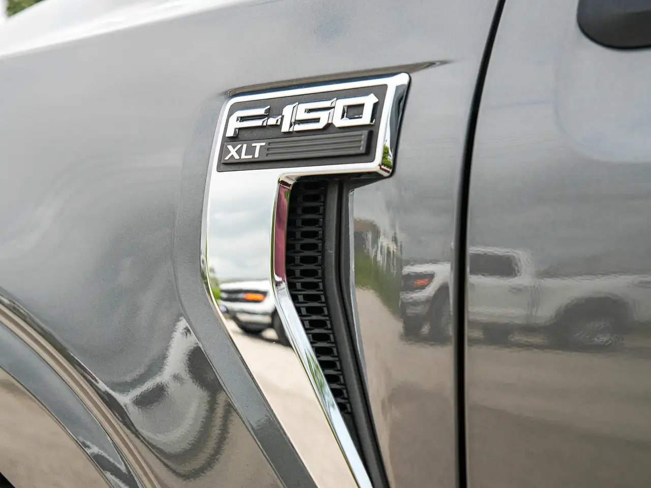 Ford F-150 - Image 12