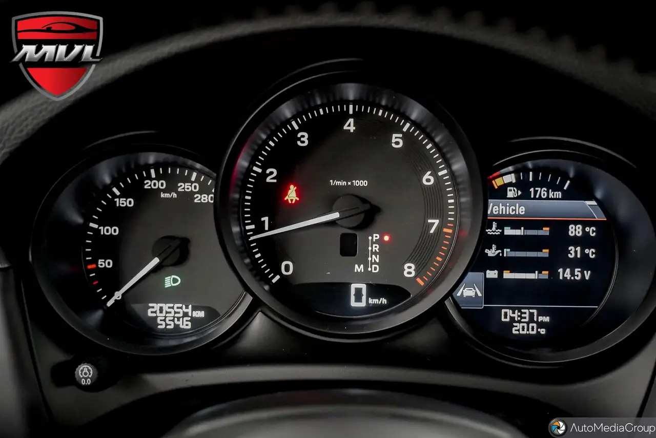Porsche Macan - Image 21
