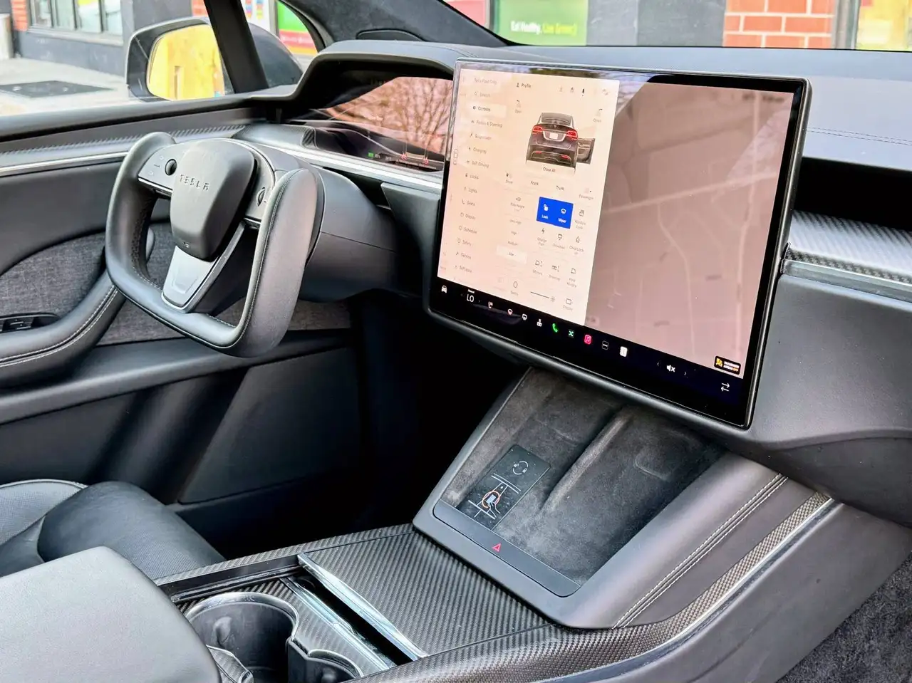 Tesla Model X - Image 19