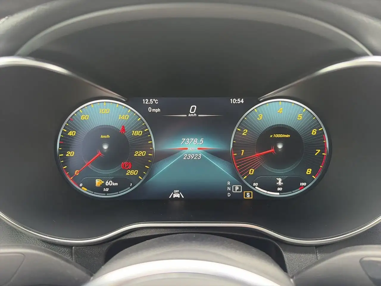 Mercedes-Benz GLC - Image 23