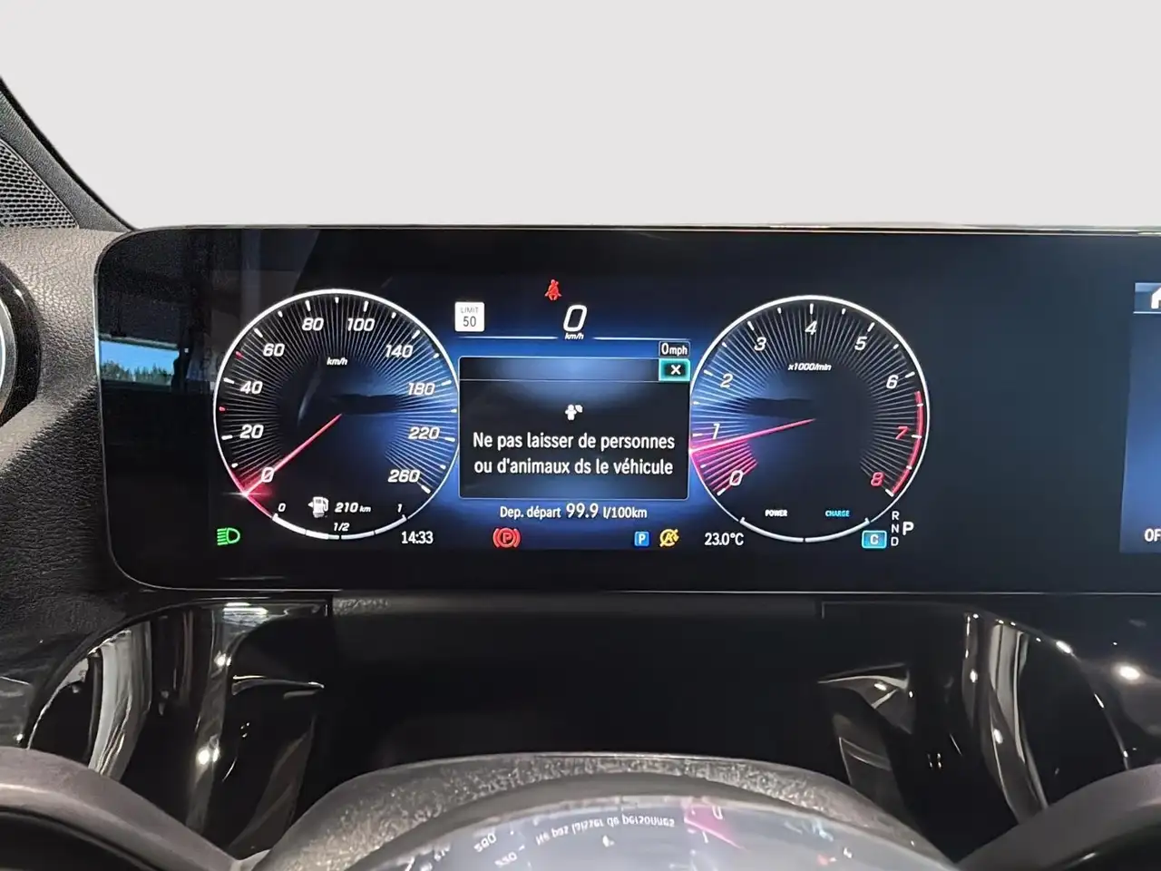 Mercedes-Benz GLA - Image 14