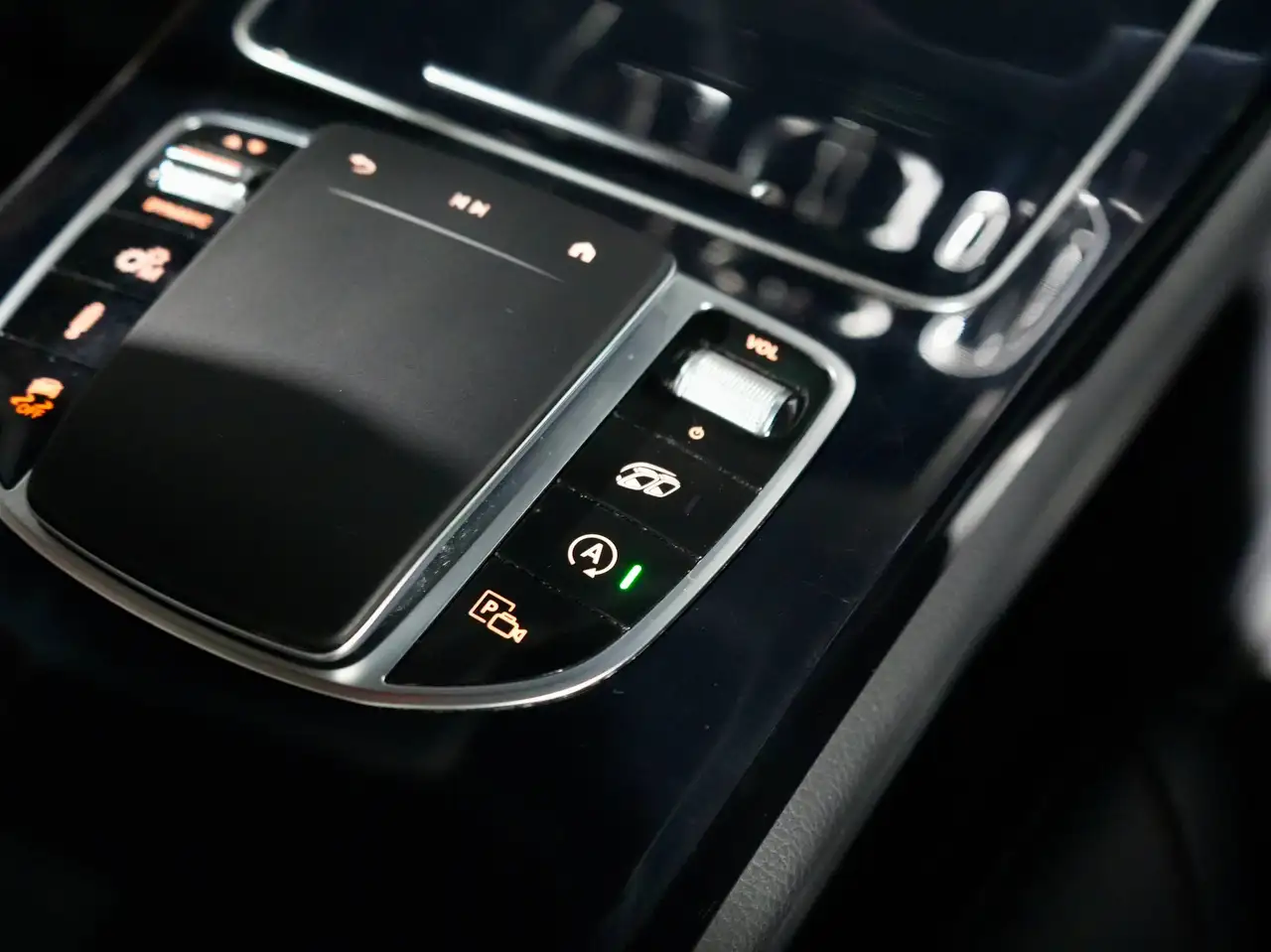 Mercedes-Benz GLC - Image 20