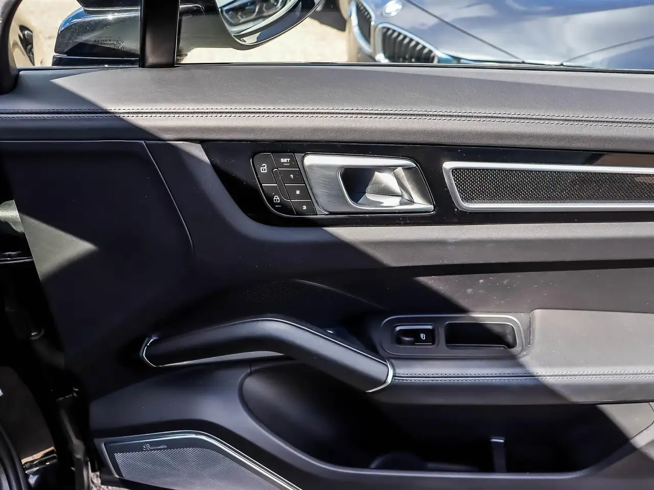 Porsche Cayenne - Image 13