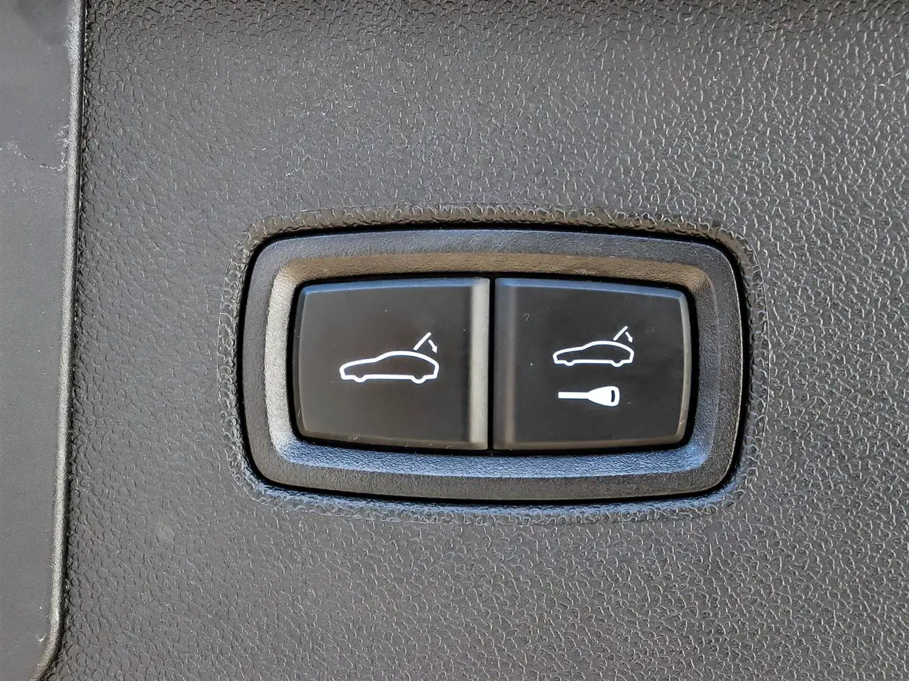 Porsche Cayenne - Image 20