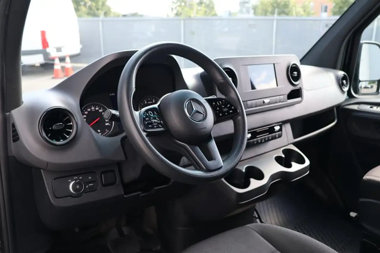 Mercedes-Benz Sprinter - Image 7