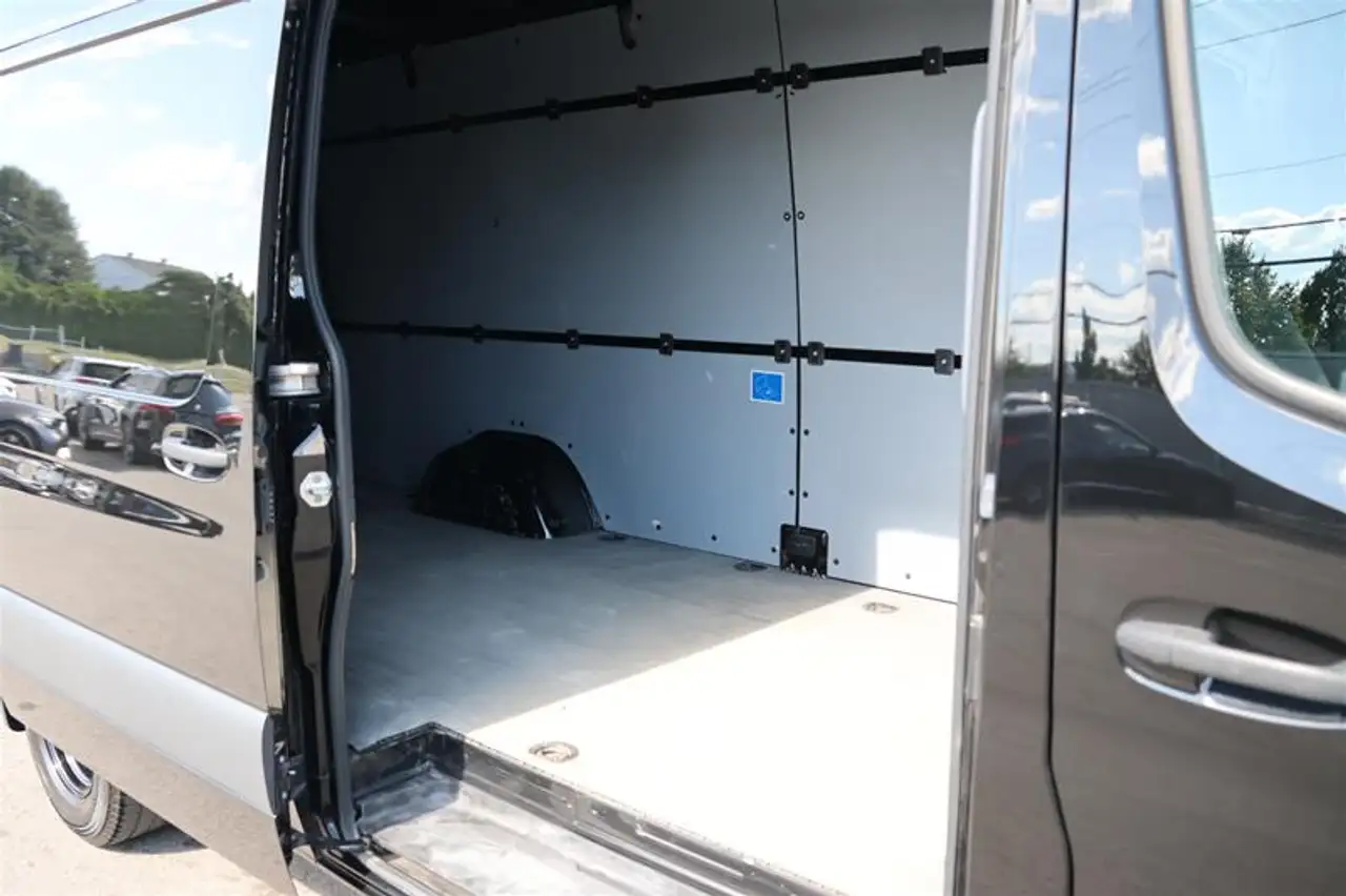 Mercedes-Benz Sprinter - Image 5