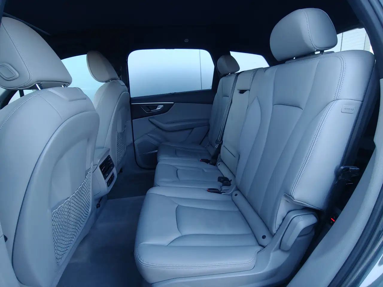 Audi Q7 - Image 13
