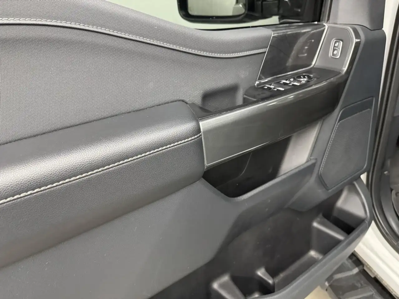 Ford F-150 - Image 15