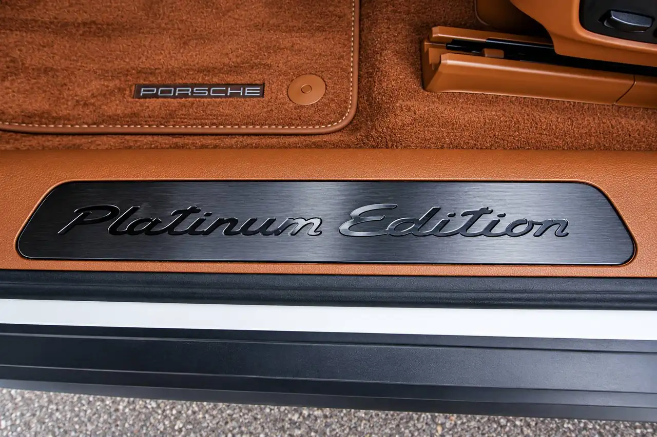 Porsche Panamera - Image 14