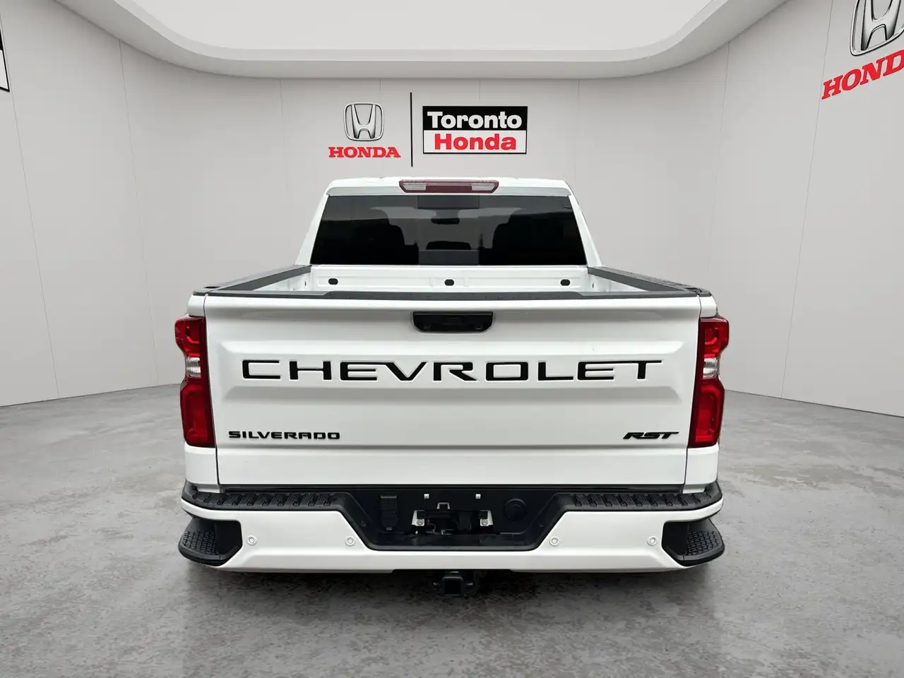 Chevrolet Silverado 1500 - Image 6