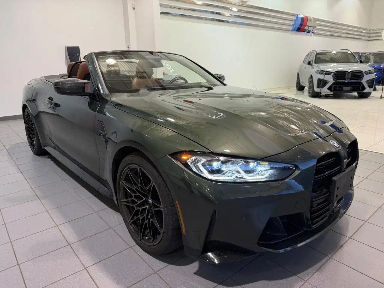 BMW M4 - Image 2