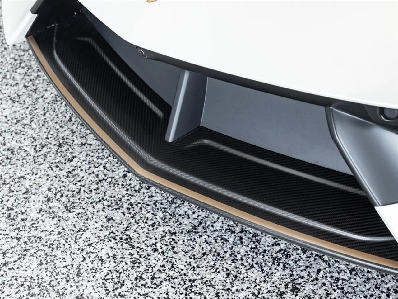Lamborghini Revuelto - Image 37