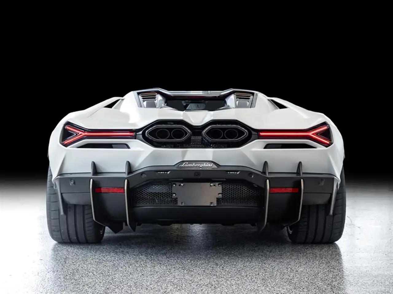 Lamborghini Revuelto - Image 7