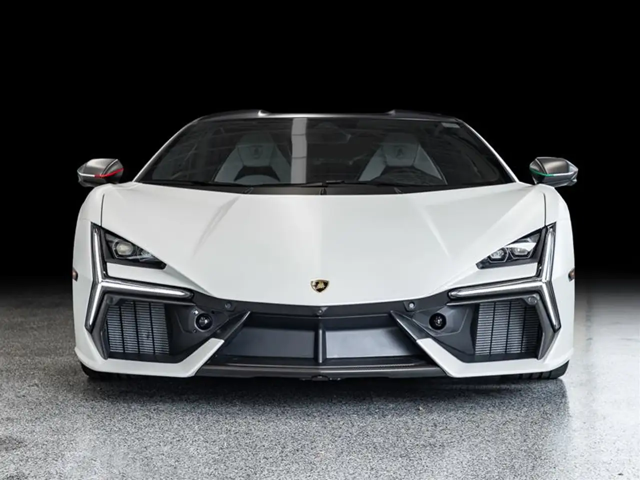 Lamborghini Revuelto - Image 5