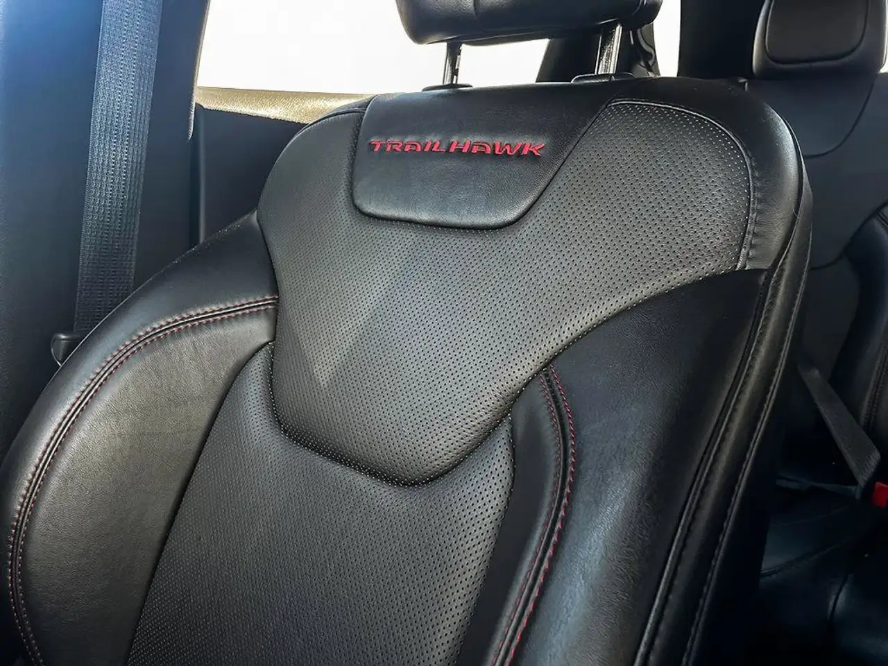 Jeep Cherokee - Image 22