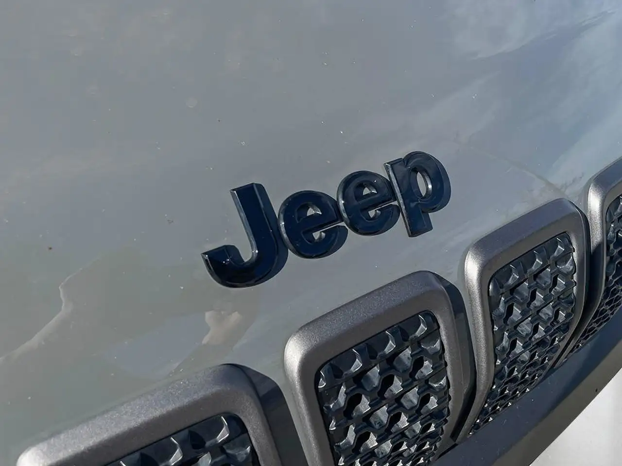 Jeep Cherokee - Image 12