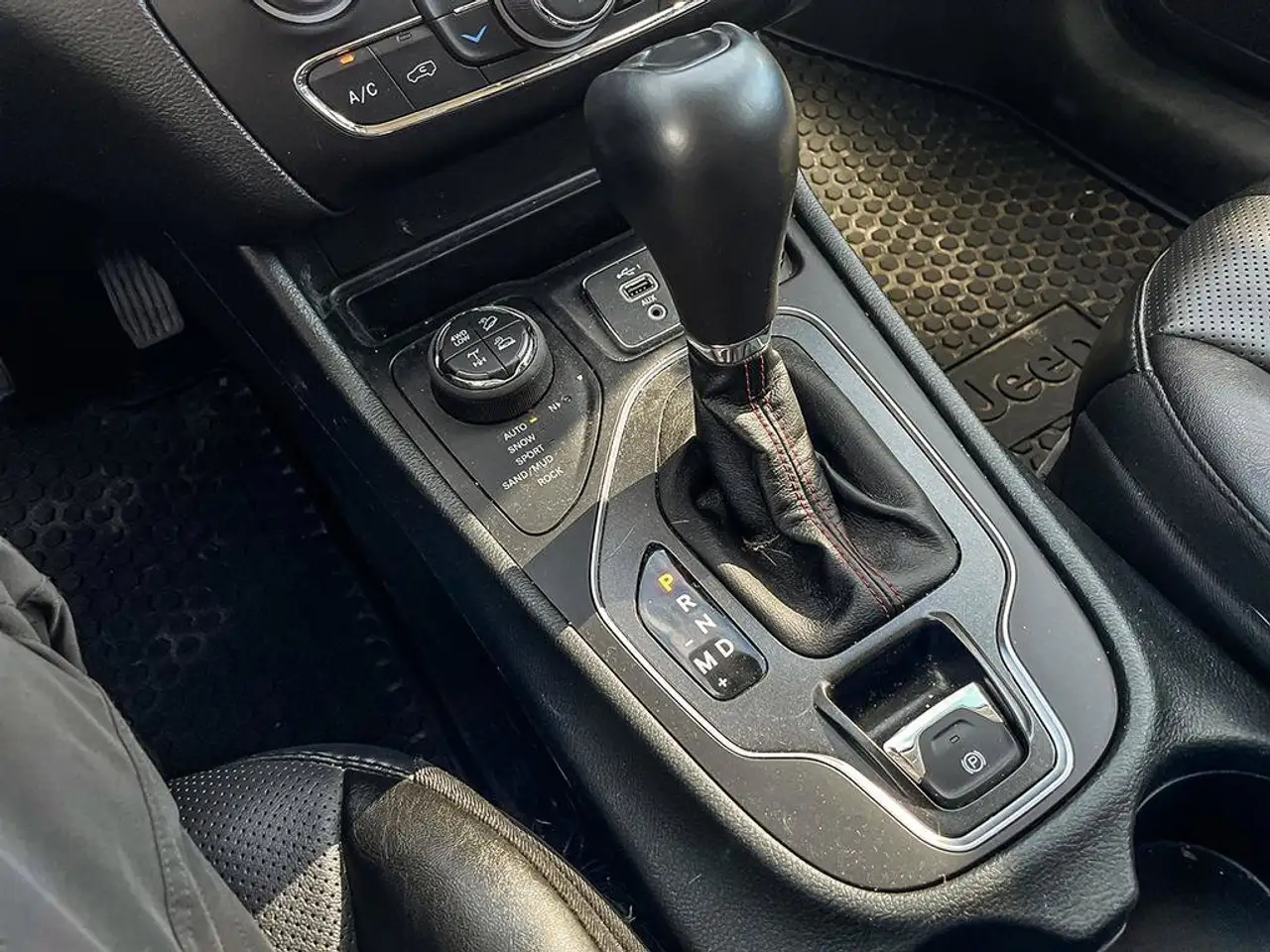 Jeep Cherokee - Image 20