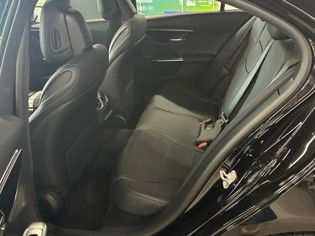 Mercedes-Benz C-Class - Image 15
