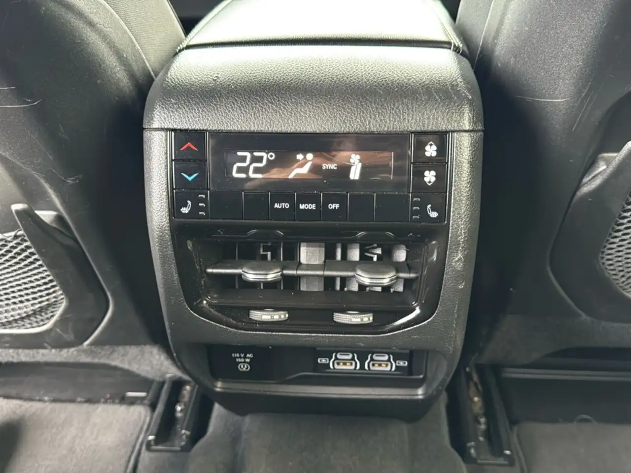 Jeep Grand Cherokee - Image 34
