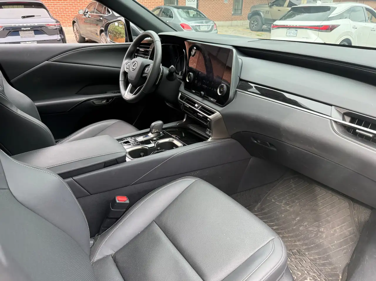 Lexus RX - Image 7