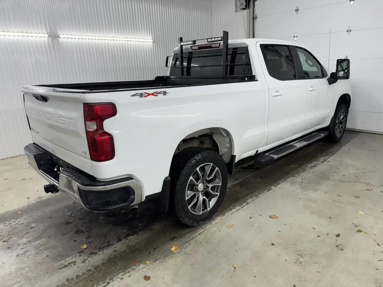 Chevrolet Silverado 1500 - Image 7