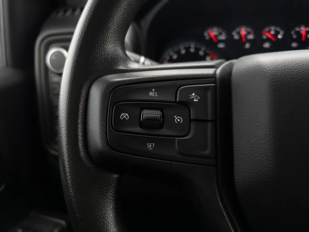 Chevrolet Silverado 1500 - Image 15