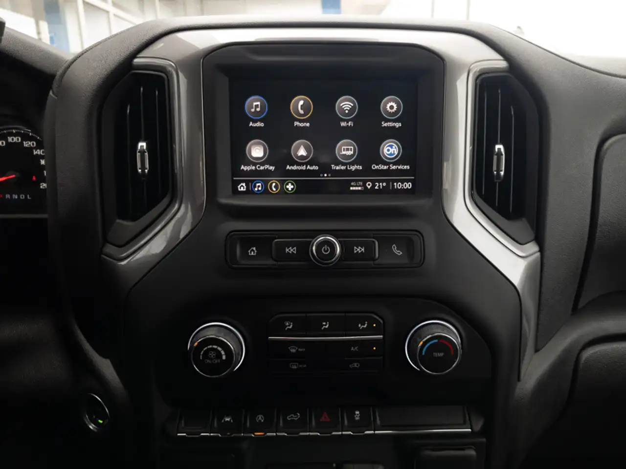 Chevrolet Silverado 1500 - Image 17