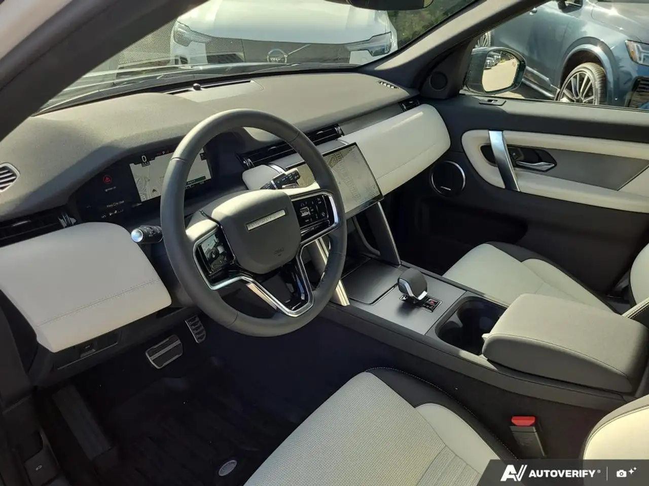 Land Rover Discovery Sport - Image 12