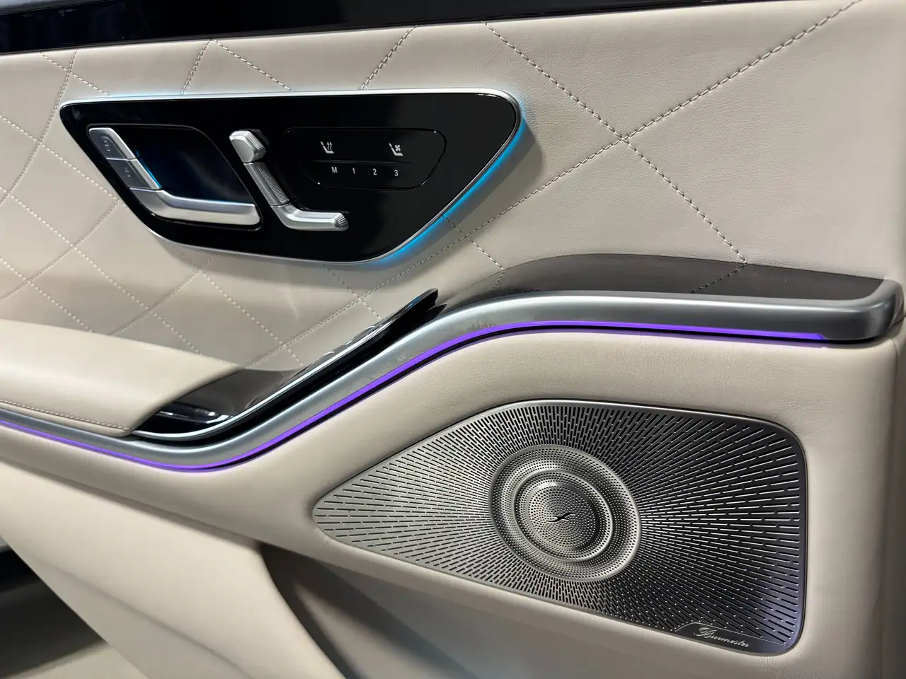 Mercedes-Benz S-Class - Image 11