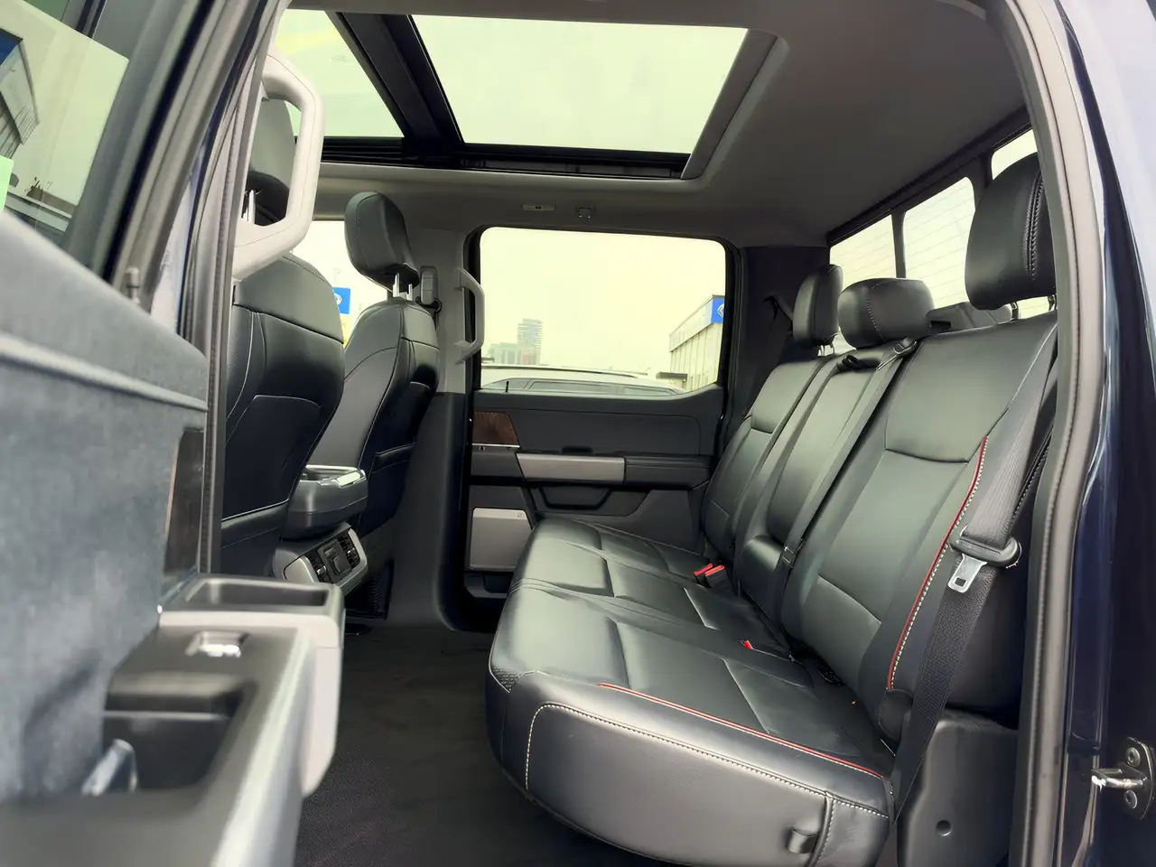 Ford F-150 - Image 40