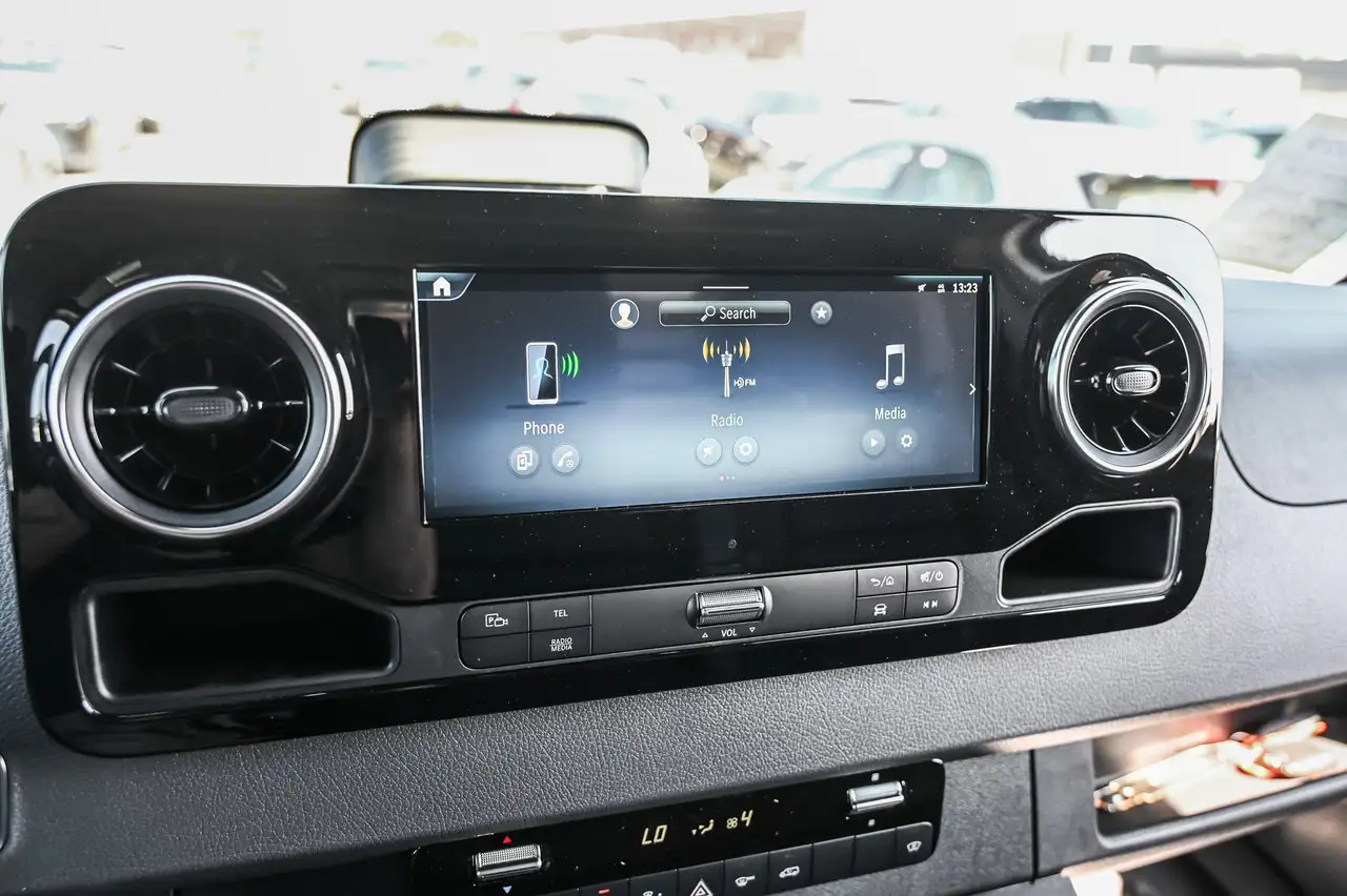 Mercedes-Benz Sprinter 2500 - Image 12