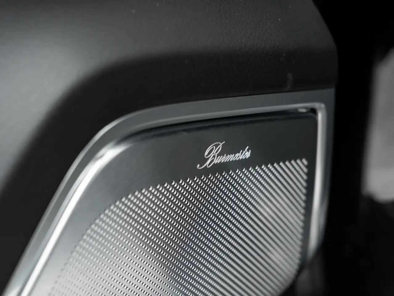 Porsche Cayenne - Image 26