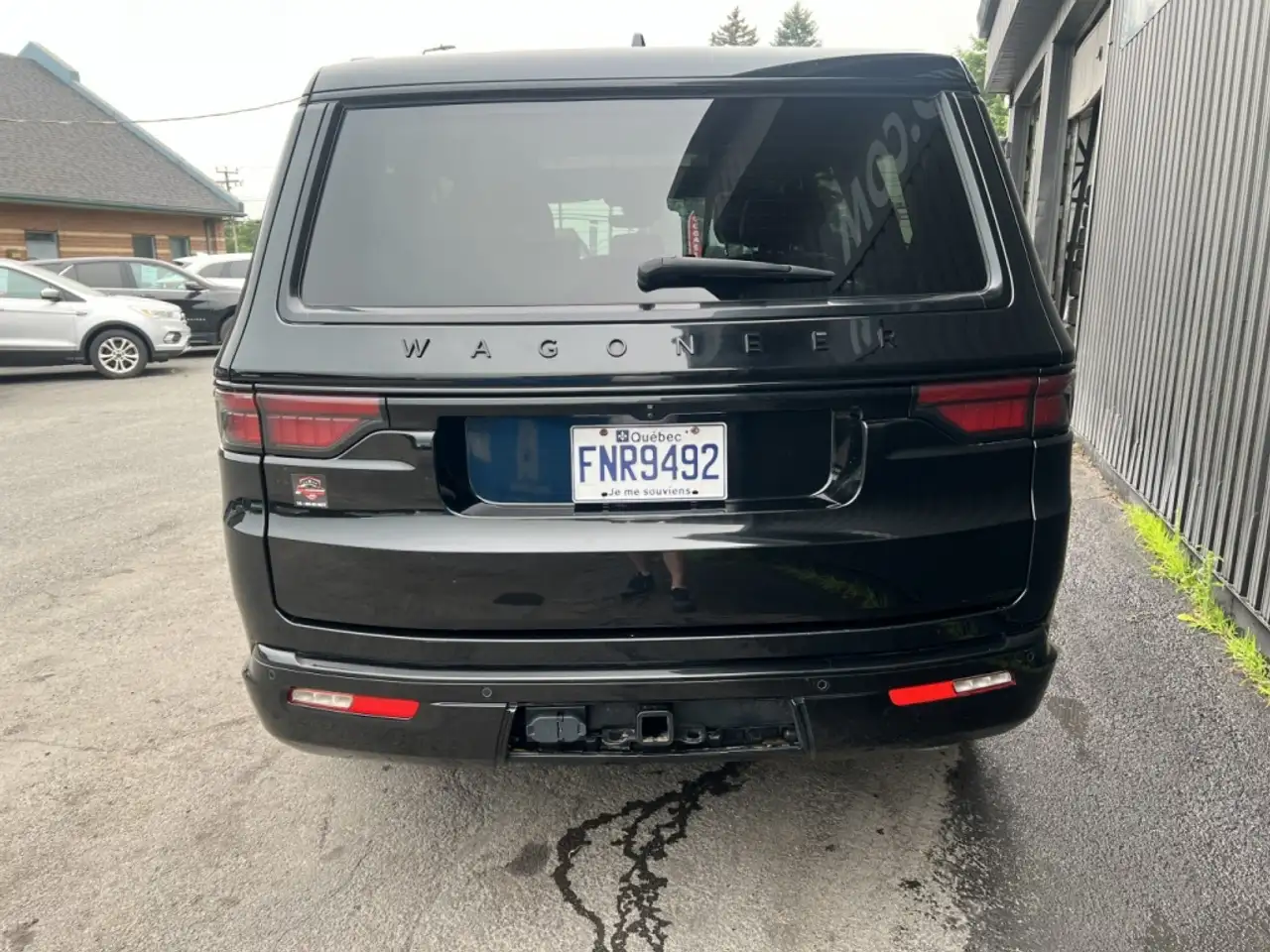 Jeep Wagoneer - Image 16