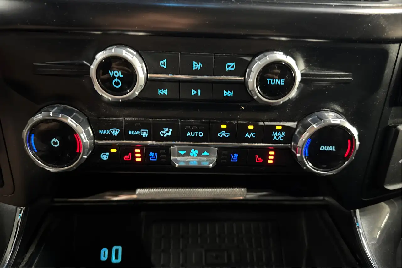 Ford F-150 - Image 31