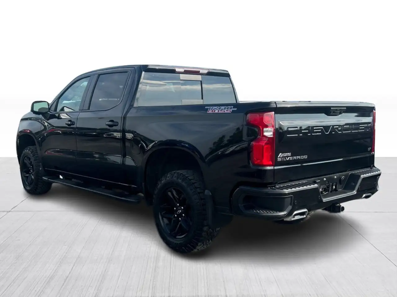 Chevrolet Silverado 1500 - Image 13