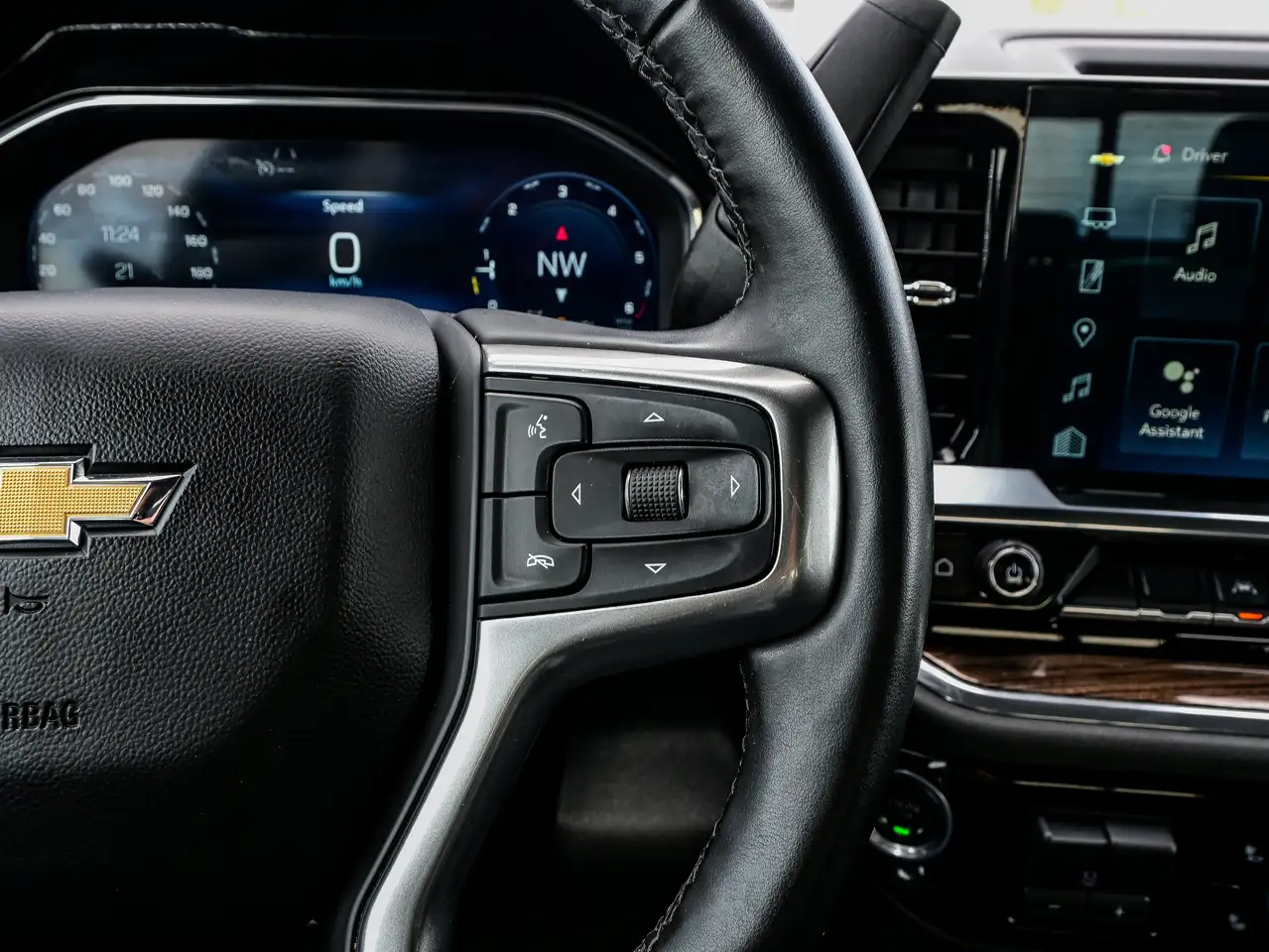 Chevrolet Silverado 1500 - Image 23