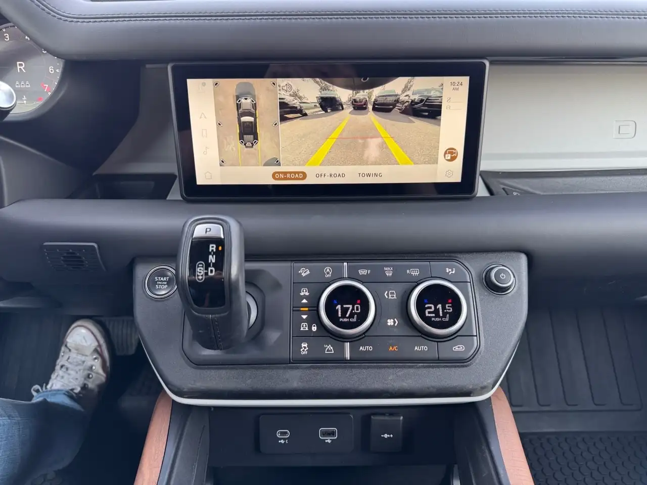 Land Rover Defender - Image 17