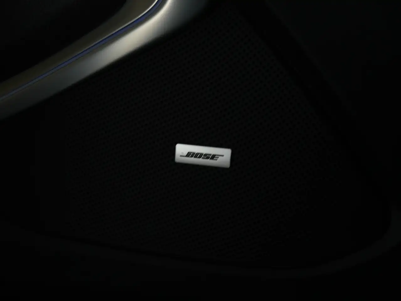 Chevrolet Camaro - Image 13