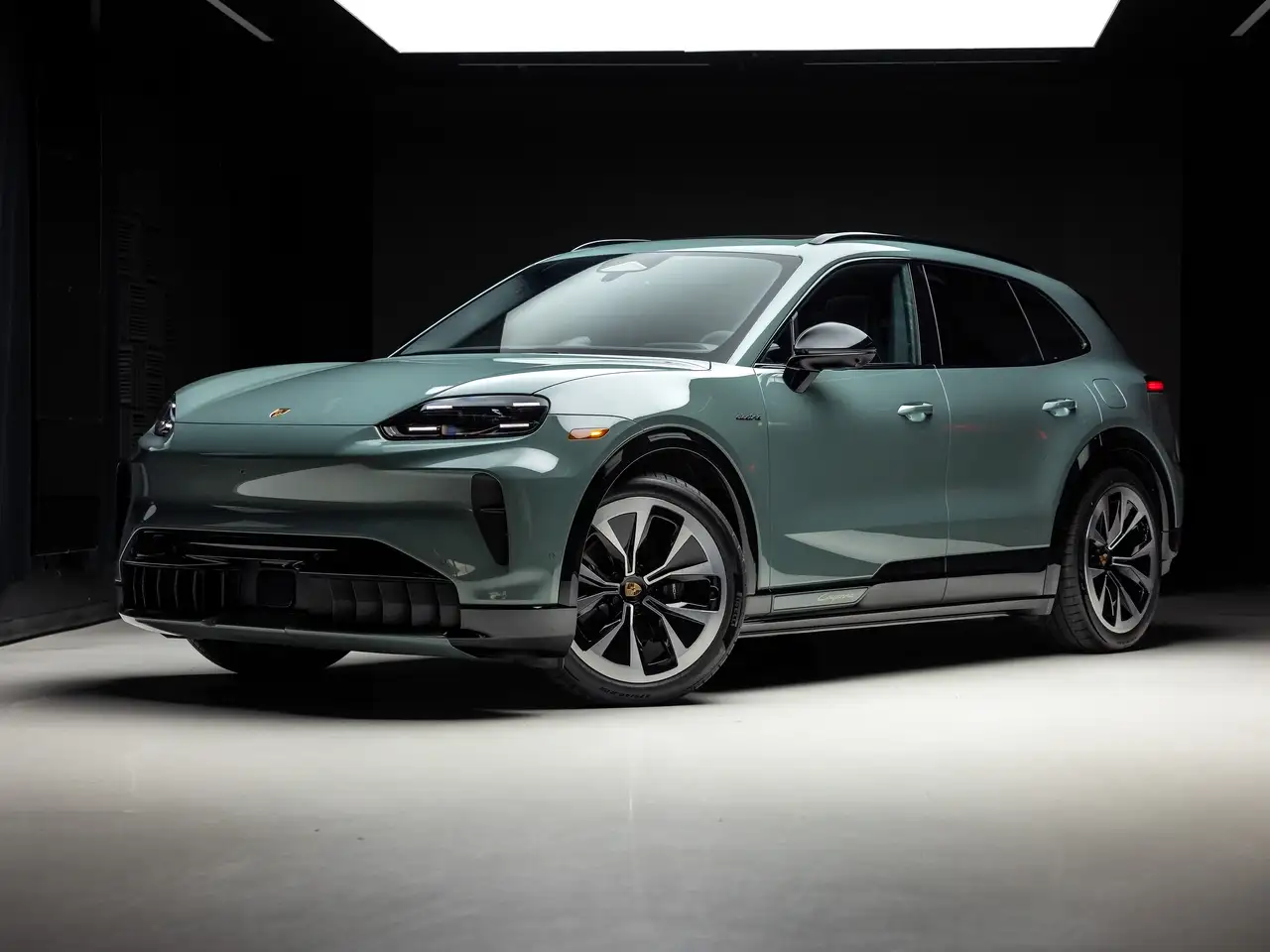 Porsche Cayenne - Image 1